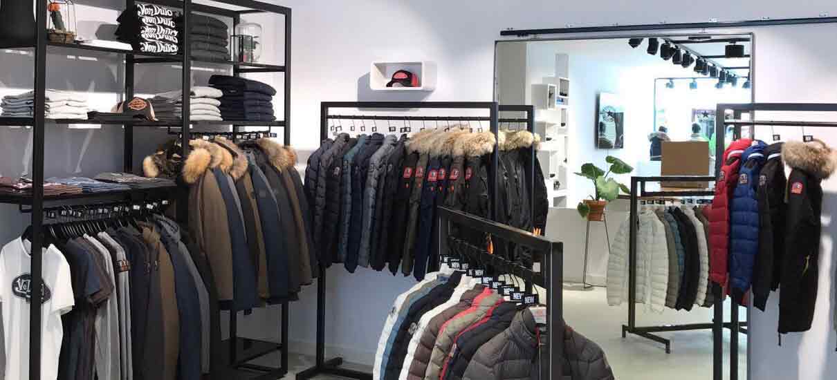 Mannequins Shopping