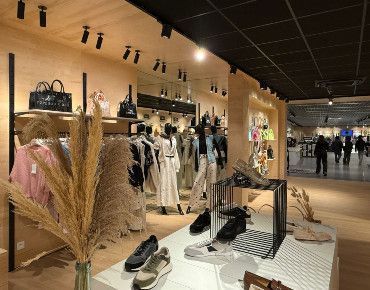 Equipamiento de una tienda de moda en Belgica