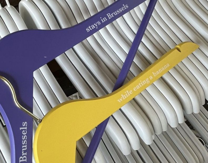 Appendini su misura in legno o plastica ricicla