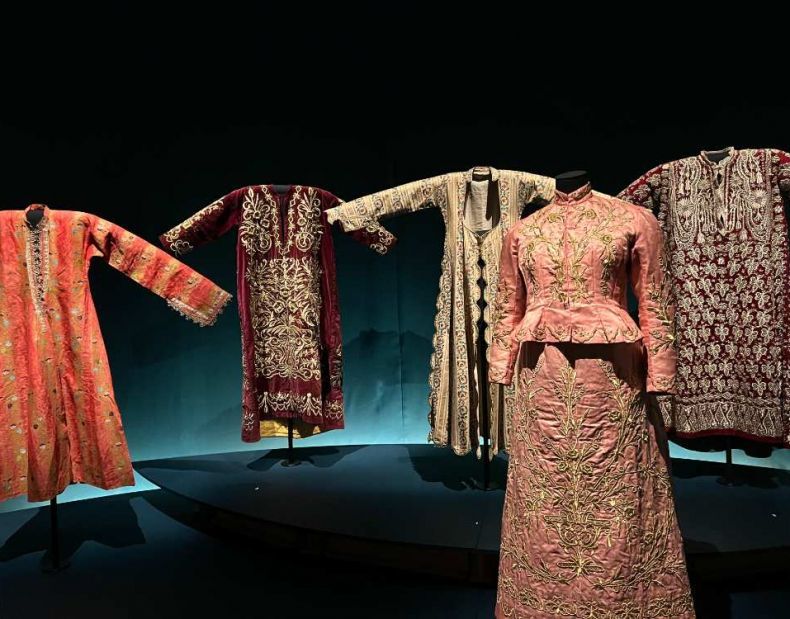 Exposition mode et mannequins vitrine