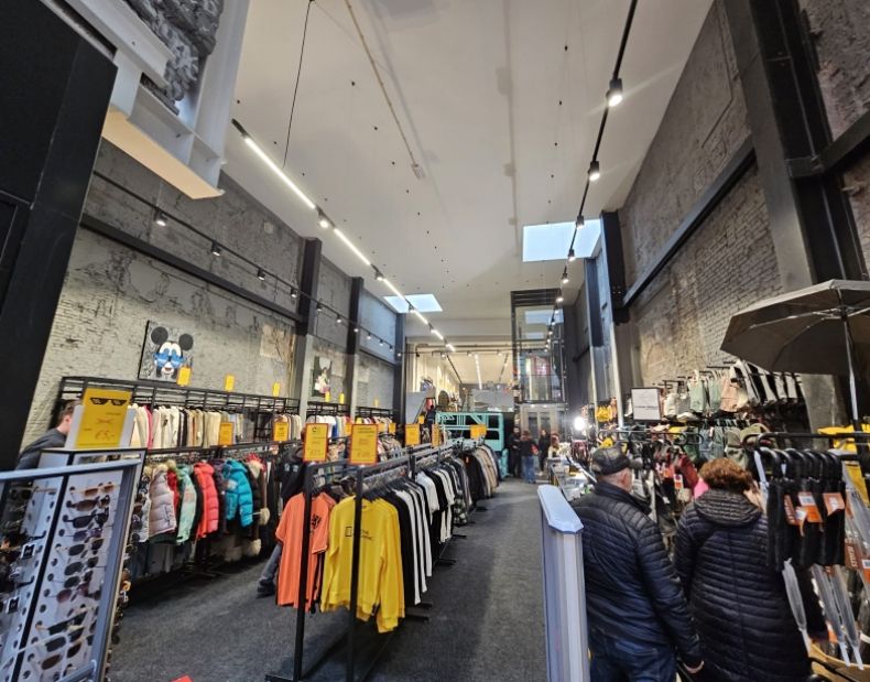 Shop gondola: a layout solution