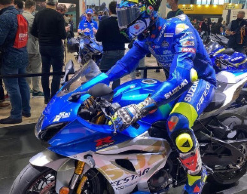 Staging your window mannequins