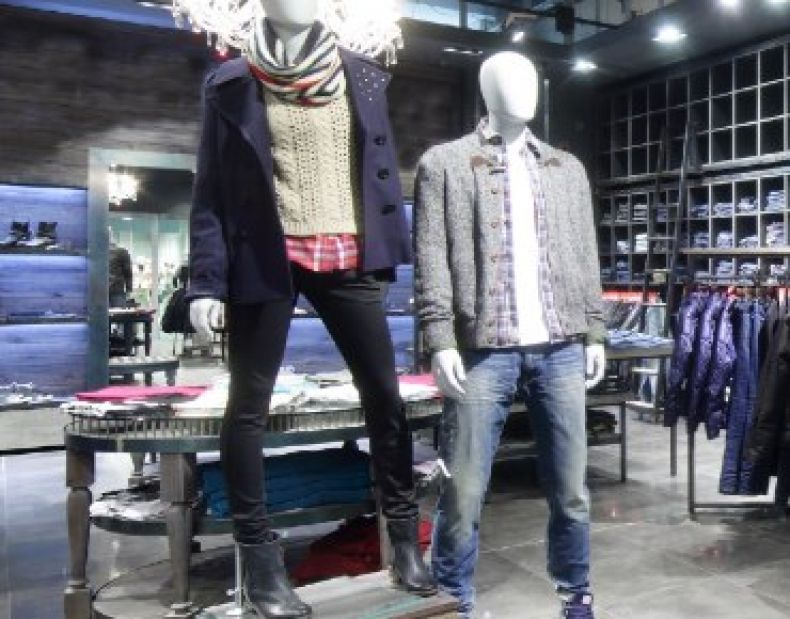 Staging your window mannequins