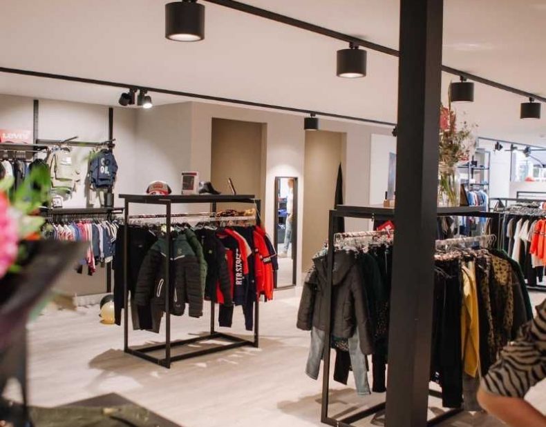 Stock di stender en magazzino