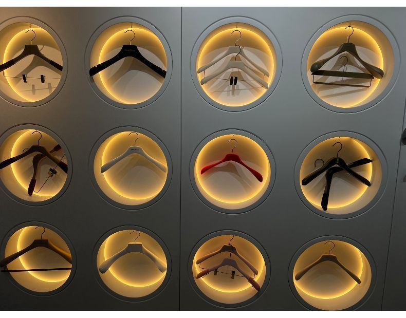 Vos cintres personnalisés sur mesure