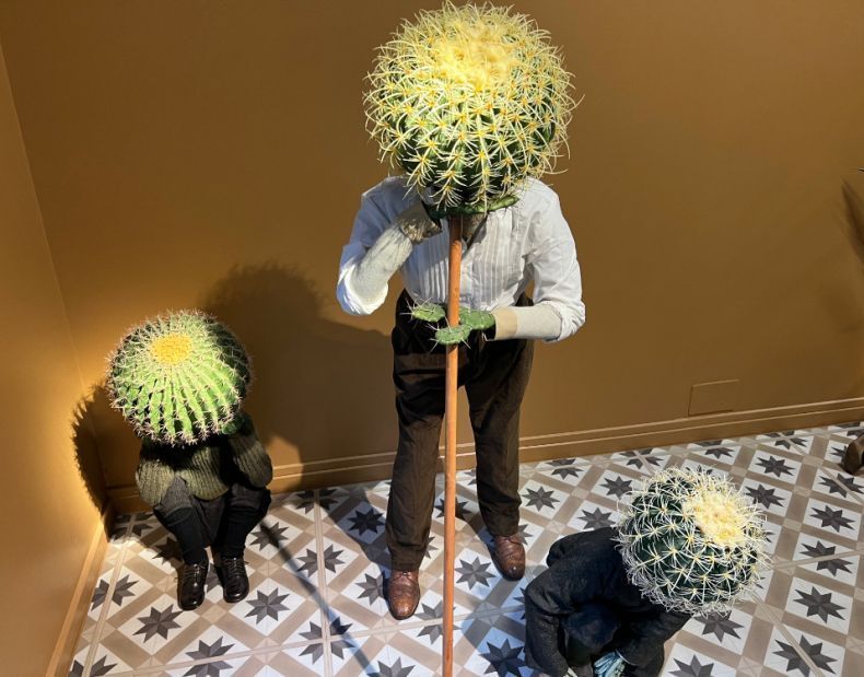 Window mannequins and imaginary worlds