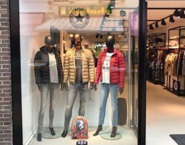 Mannequins mit Accessoires für mehr Wirkung