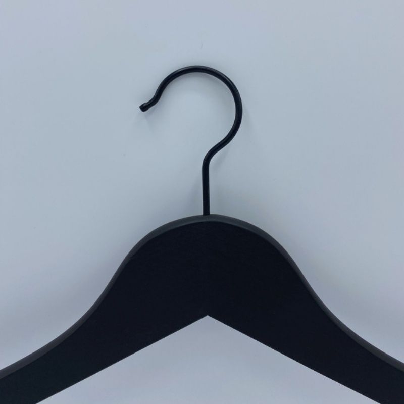 Image 1 : 10 Clothes hangers 44cm black ...