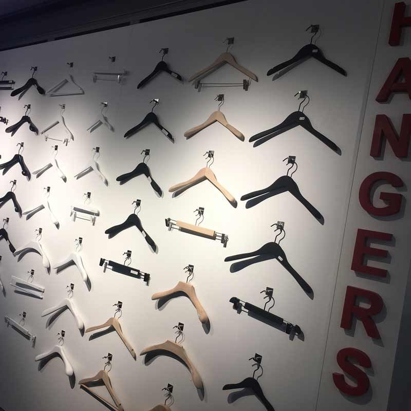 Image 4 : Hanger for retail store paris ...