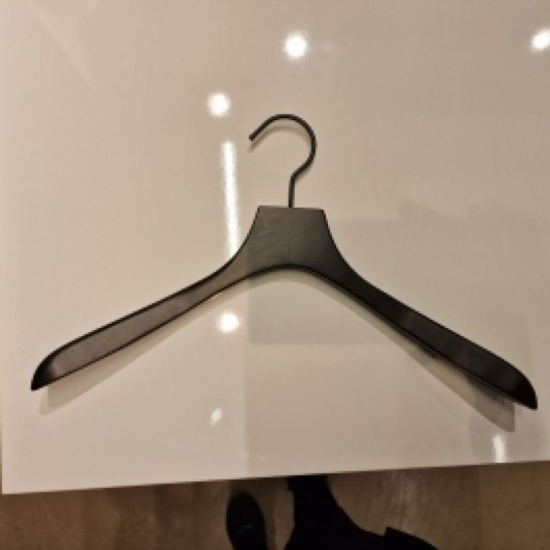 Image 5 : 10 Hangers jacket black wood ...
