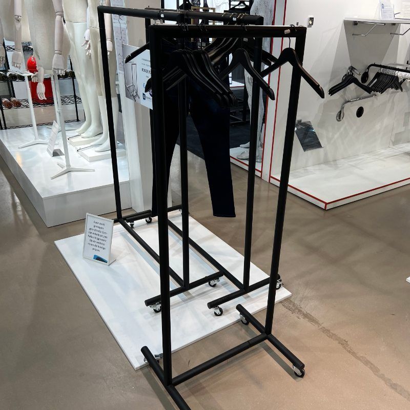 Image 7 : Black Wooden hanger for shirts ...