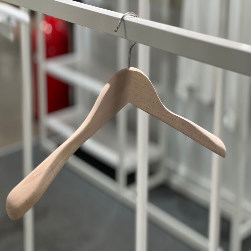 Image 5 : x10 raw beech wooden hangers ...