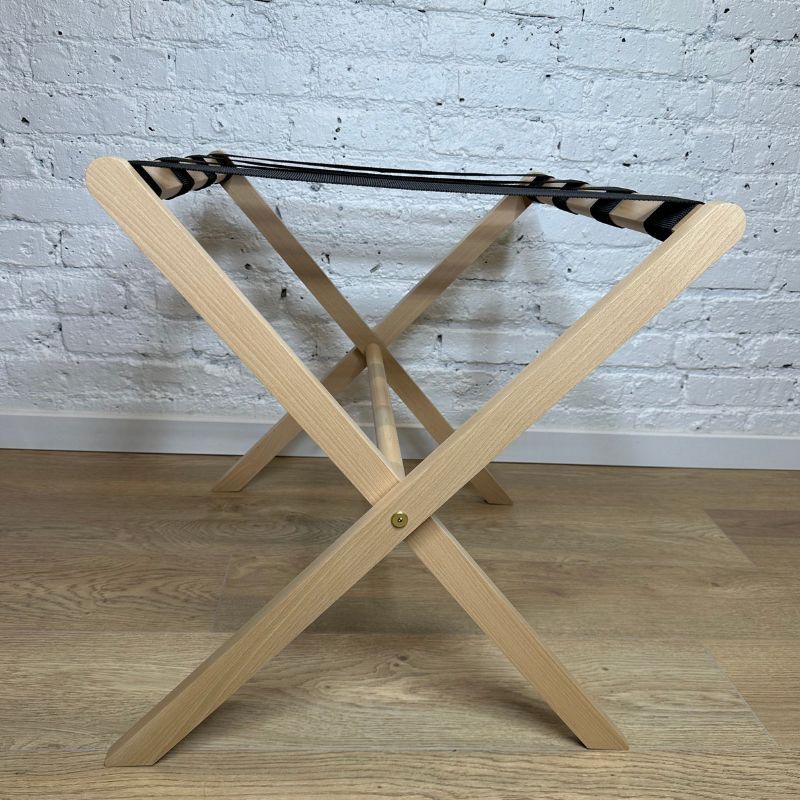 Image 2 : 30 x wooden luggage racks ...
