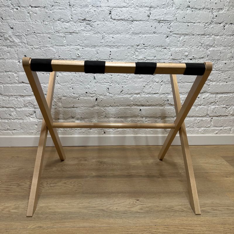 Image 3 : 30 x wooden luggage racks ...