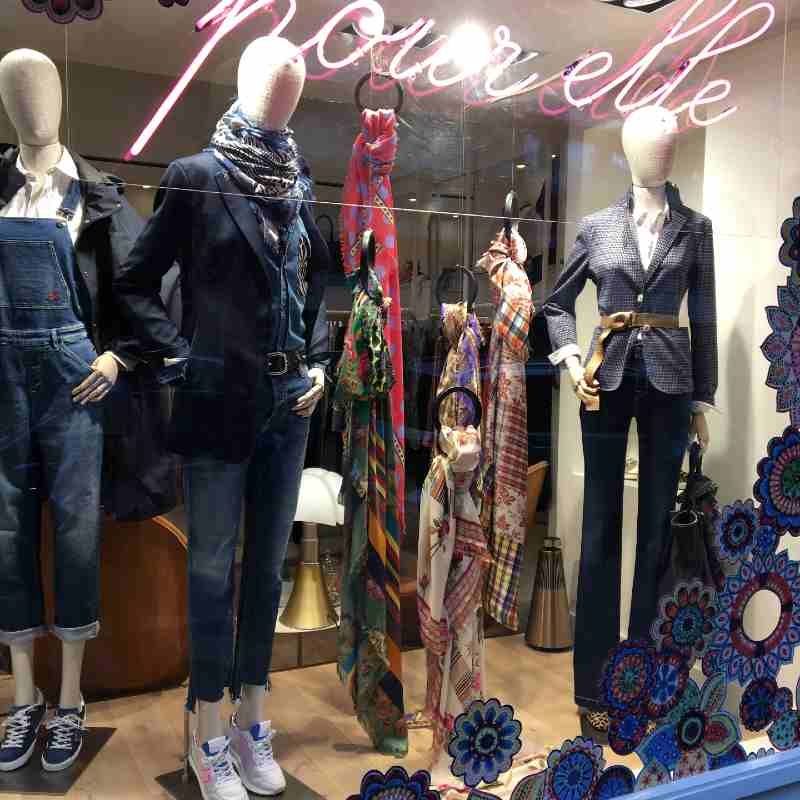 Image 3 : 5 Cintres rond pour boutique ...