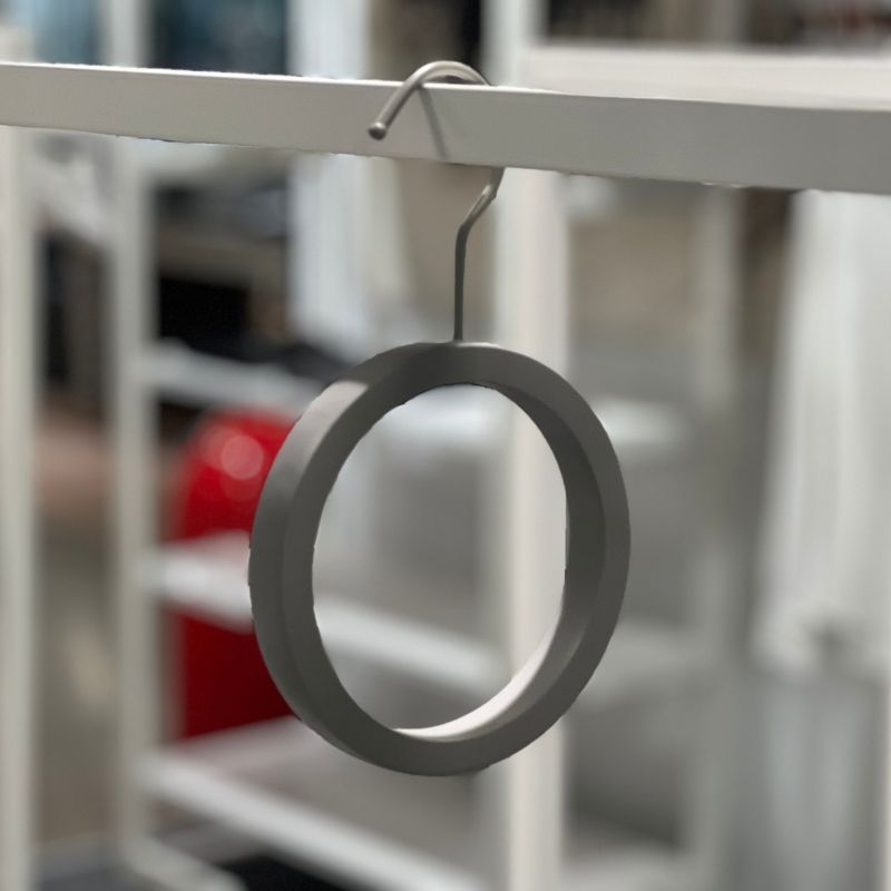 Image 5 : 5 round grey wooden hangers ...