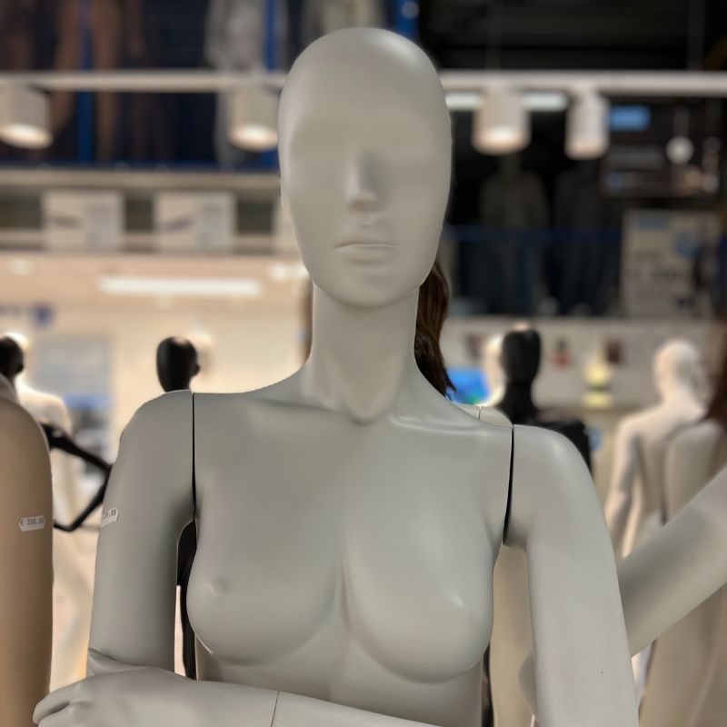 Image 7 : Mannequin abstract for ladies store ...