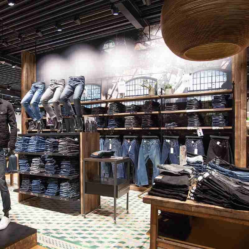 Image 2 : Paar Herrenpuppenbeine schwarz aus Kunststoff ...