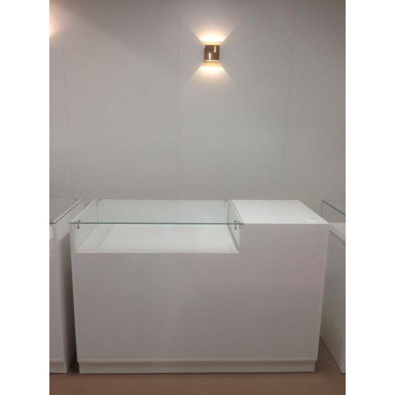 Image 2 : Black sales counter with glass ...