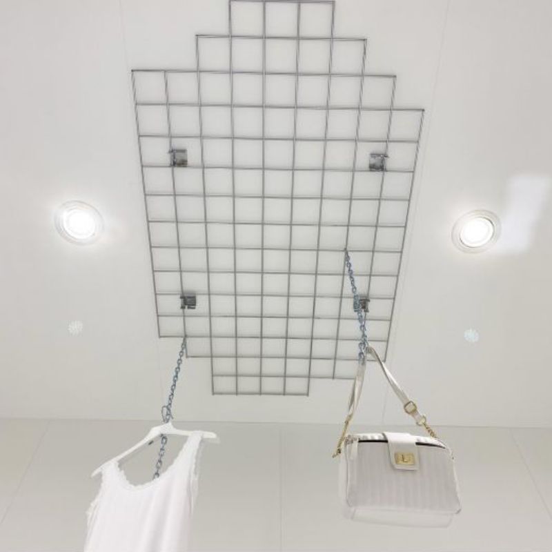 Image 2 : Black wire mesh display - 2000x900 ...