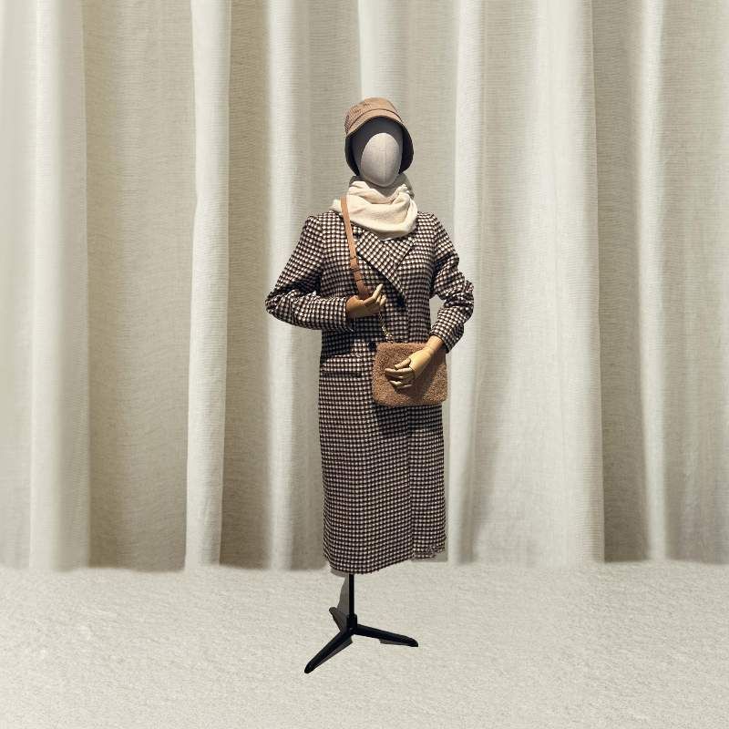 Image 2 : Buste femme de couture recouvert ...