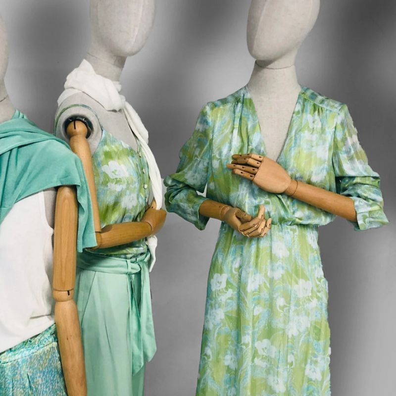 Image 5 : Buste tissu mannequin femme recouvert ...