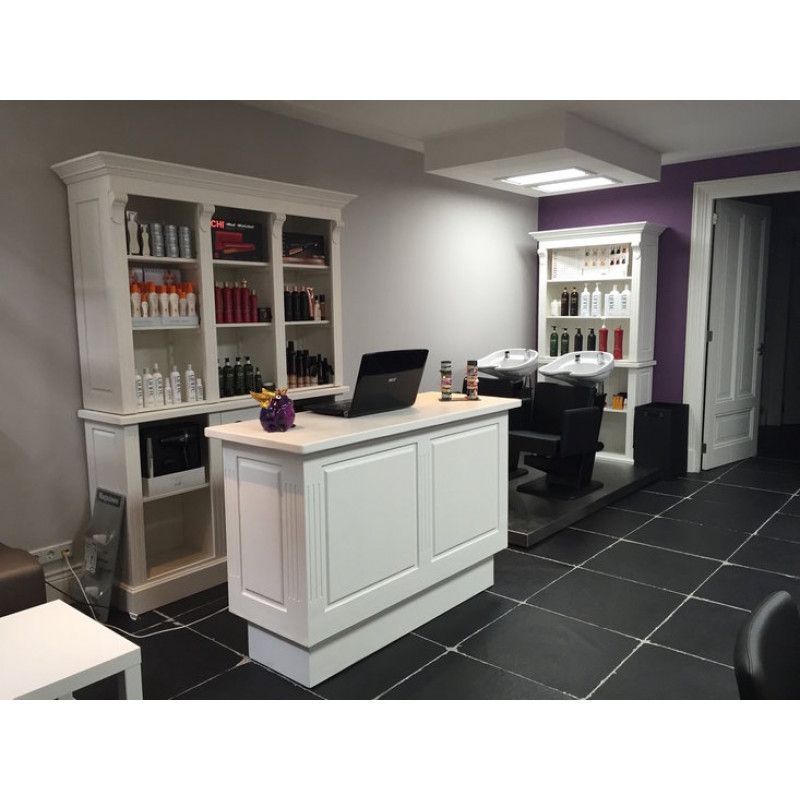 Image 2 : Classic white store counter in ...