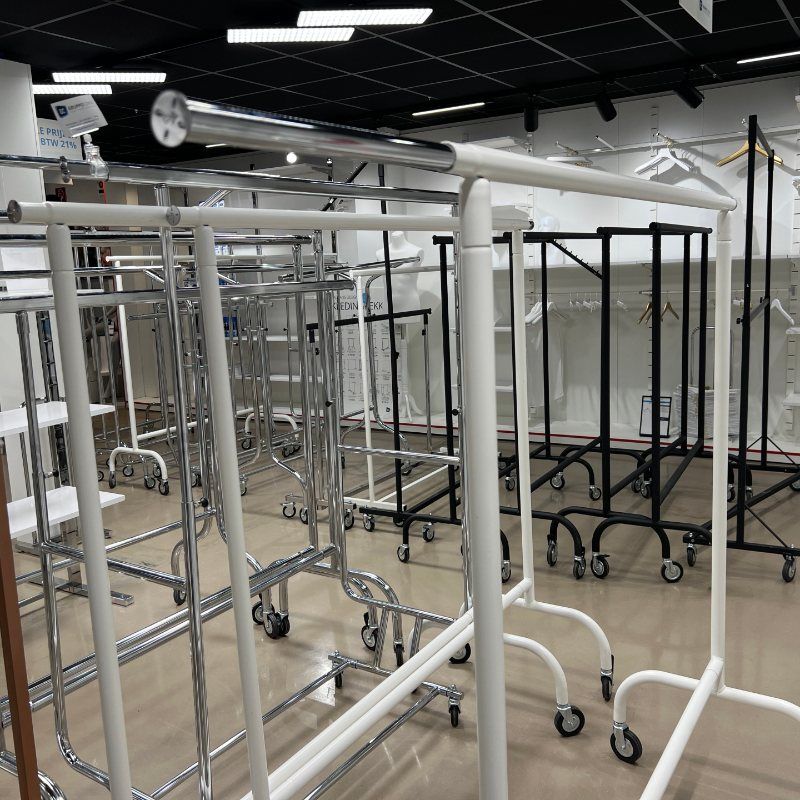 Image 4 : Clothing rail white color with ...