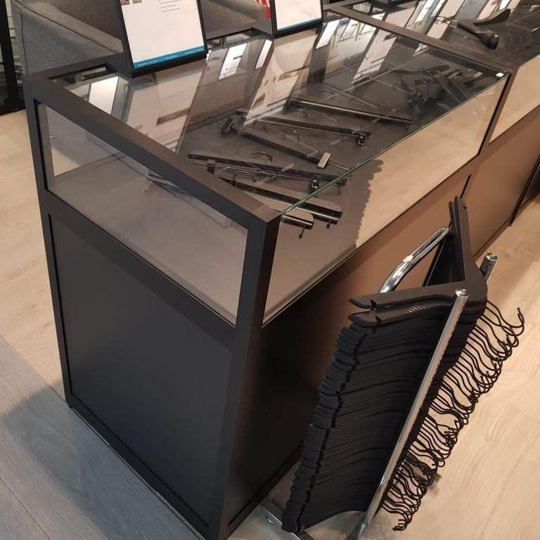 Image 2 : Comptoir de magasin de t ...