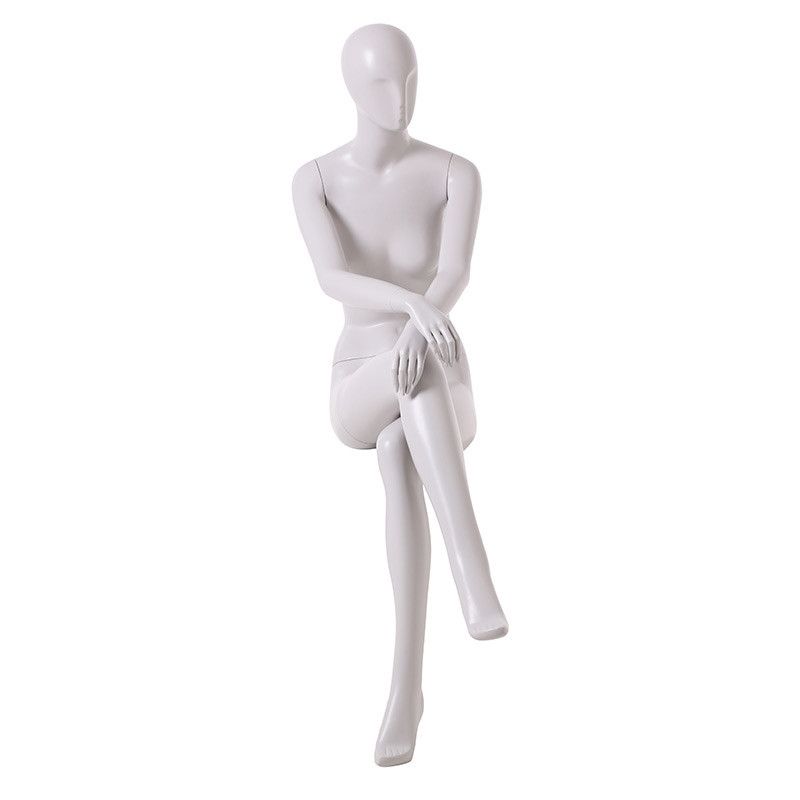 Damen Schaufensterfiguren abstrakten Gesichts sitzen : Mannequins vitrine