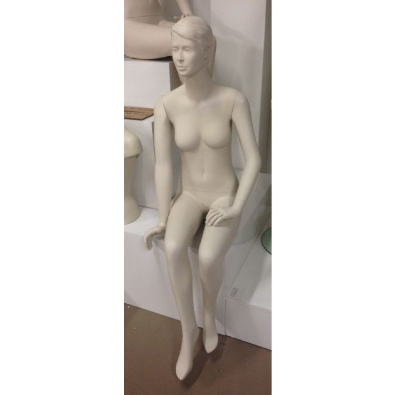 Image 1 : Schaufensterpuppe mit elfenbeinfarbenen Haar scultpiert ...