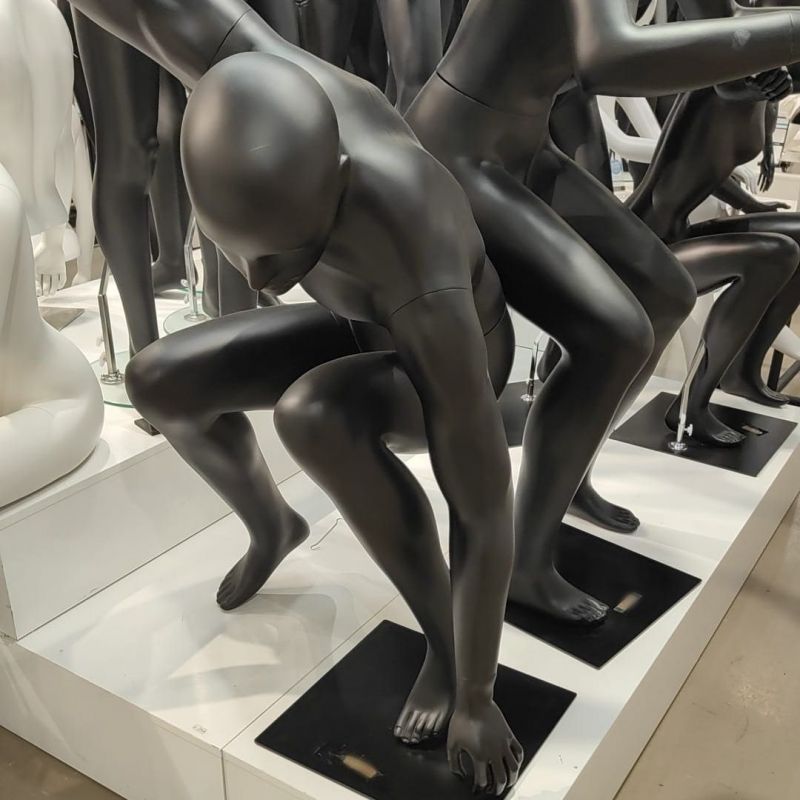 Image 6 : Male Window mannequin skateboard or ...