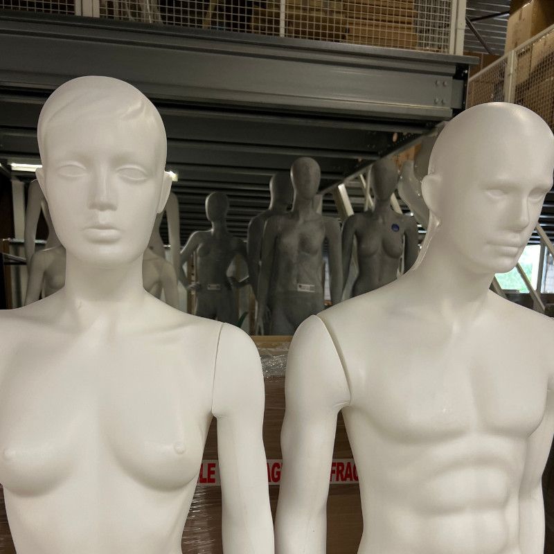 Image 3 : Abstract white plastic display mannequin ...