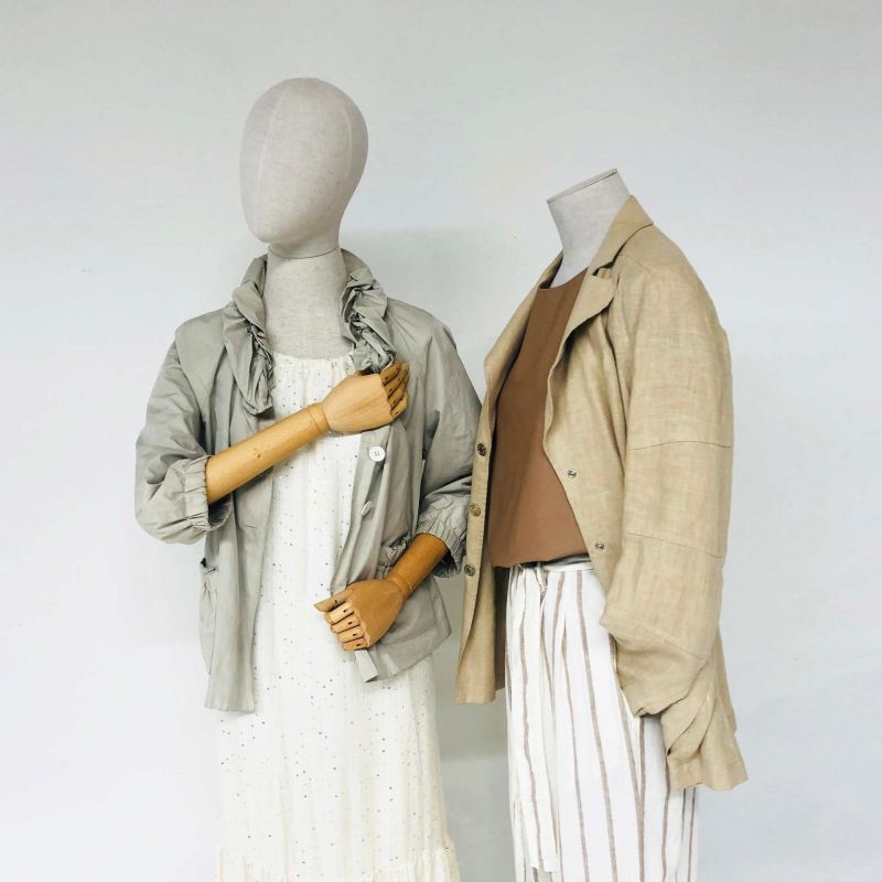 Image 3 : Female fabric bust with head ...