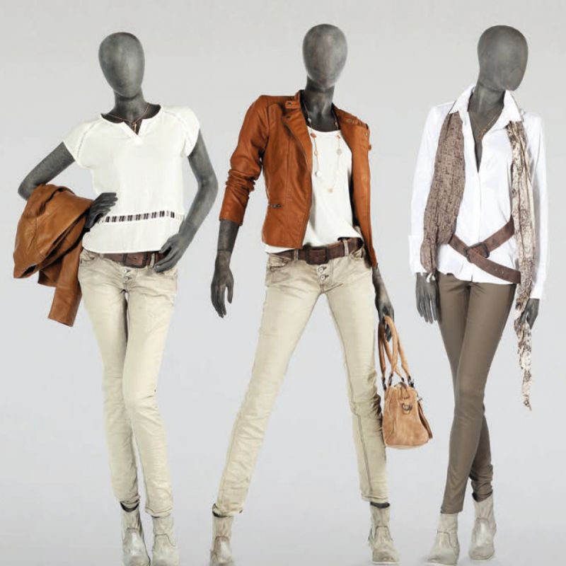 Image 1 : Female window mannequin in semi ...