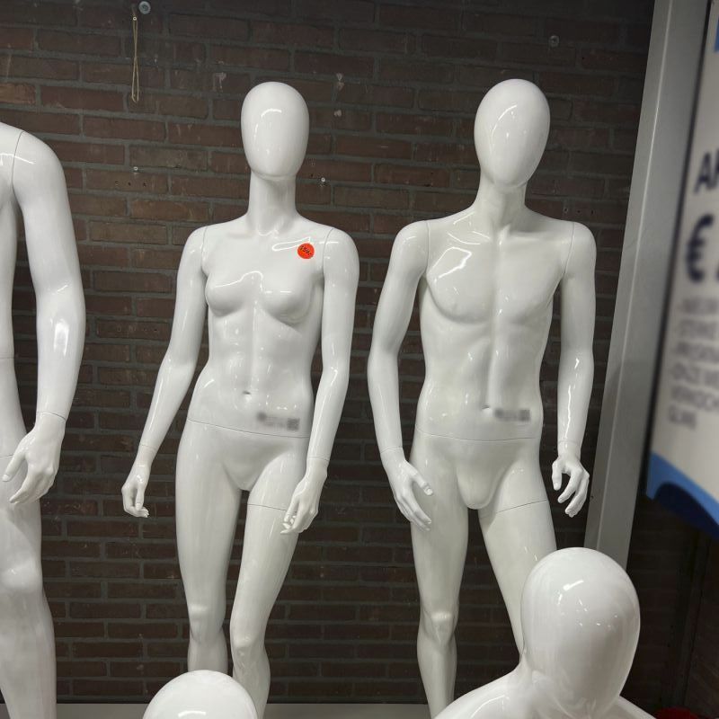 Image 2 : Economic mannequins teenager abstract face ...