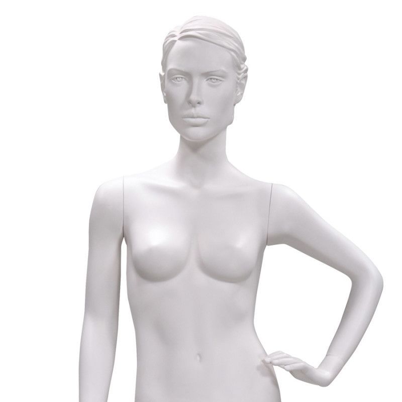 Image 3 : Mannequin stylised for ladies store ...