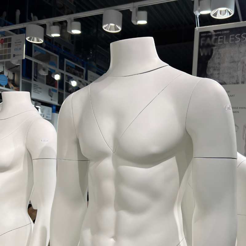 Image 4 : Ghost white male mannequins photoshoot ...
