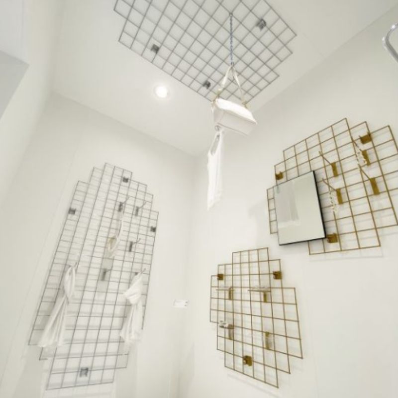 Image 2 :
Goldfarbenes Gitterdisplay - 900x900