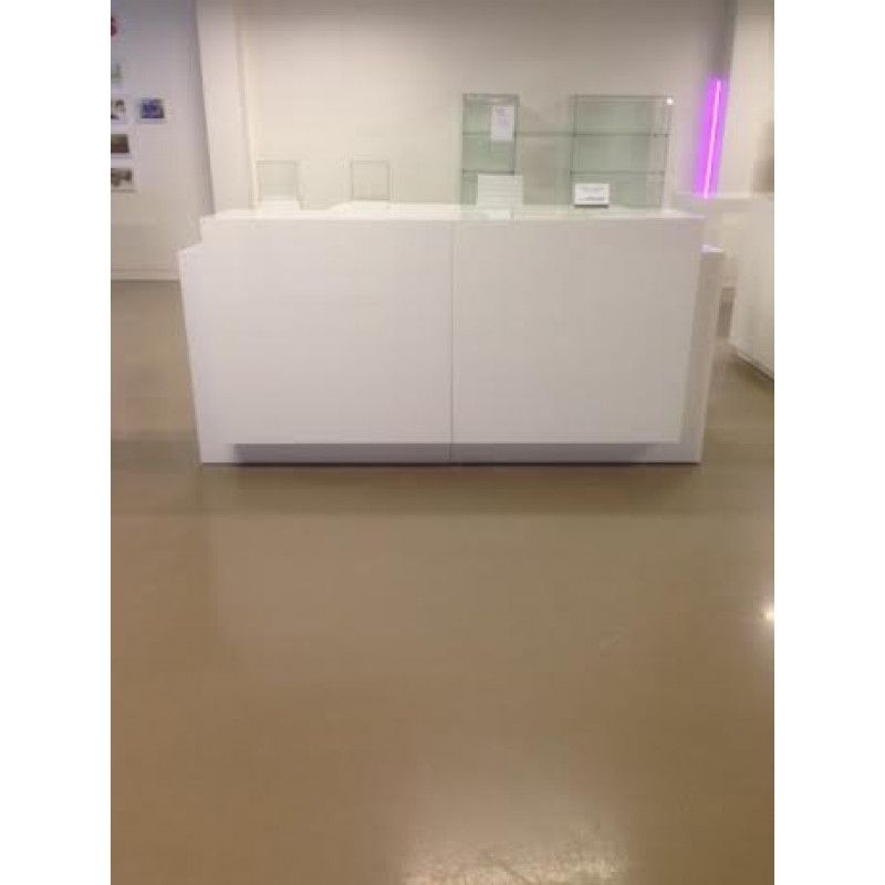 Image 1 : Bright modern counter display with ...