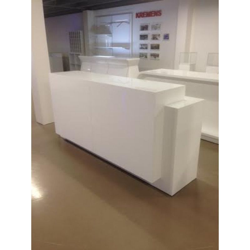 Image 3 : Bright modern counter display with ...