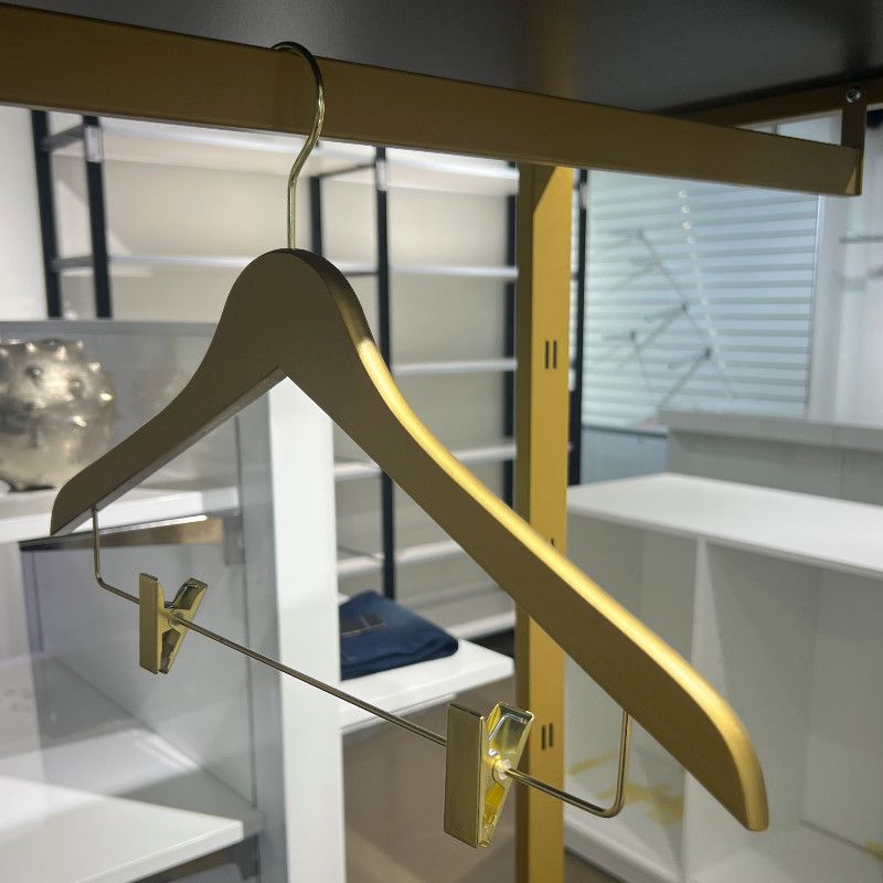 Image 4 : Gold hanger 44 cm with ...