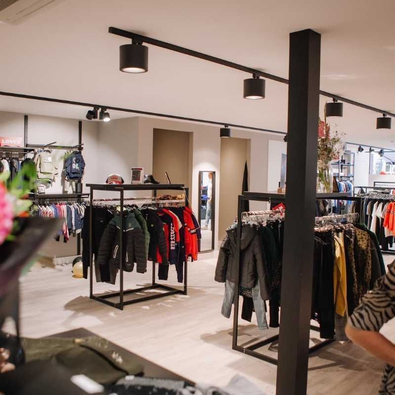 Image 3 : Gondole pour grands magasins noir ...