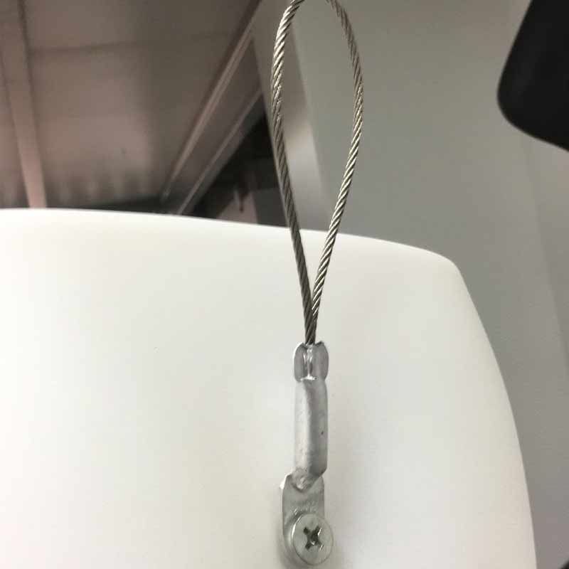 Image 1 : Hanging male mannequin leg with ...