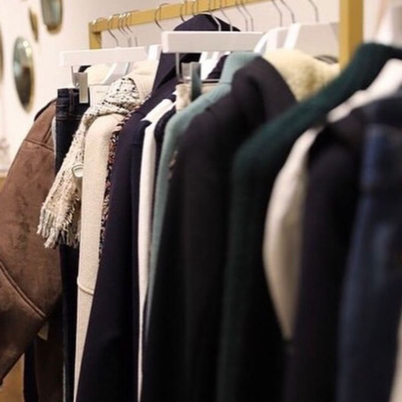 Image 3 : Konfektionsstander sie gerade für ...