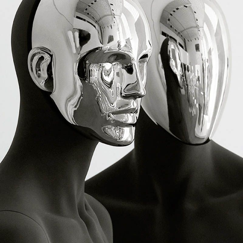 Image 4 : Male model available in several ...