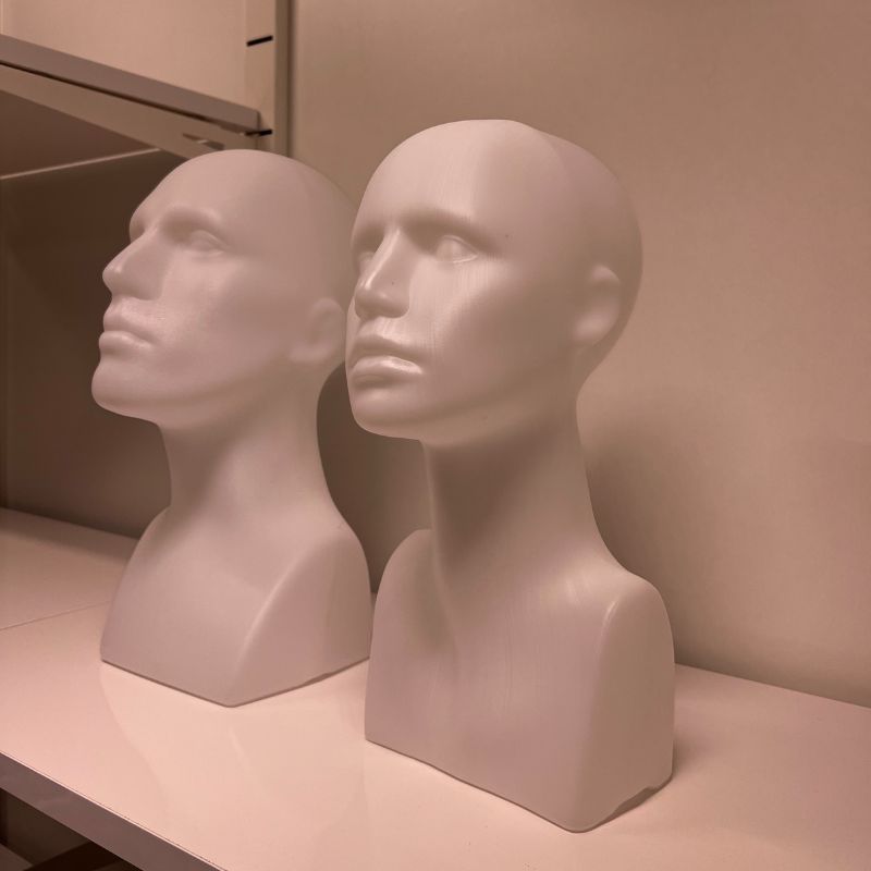Image 3 : Male display mannequin head in ...