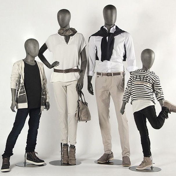 Image 6 : Male window mannequin in dark ...