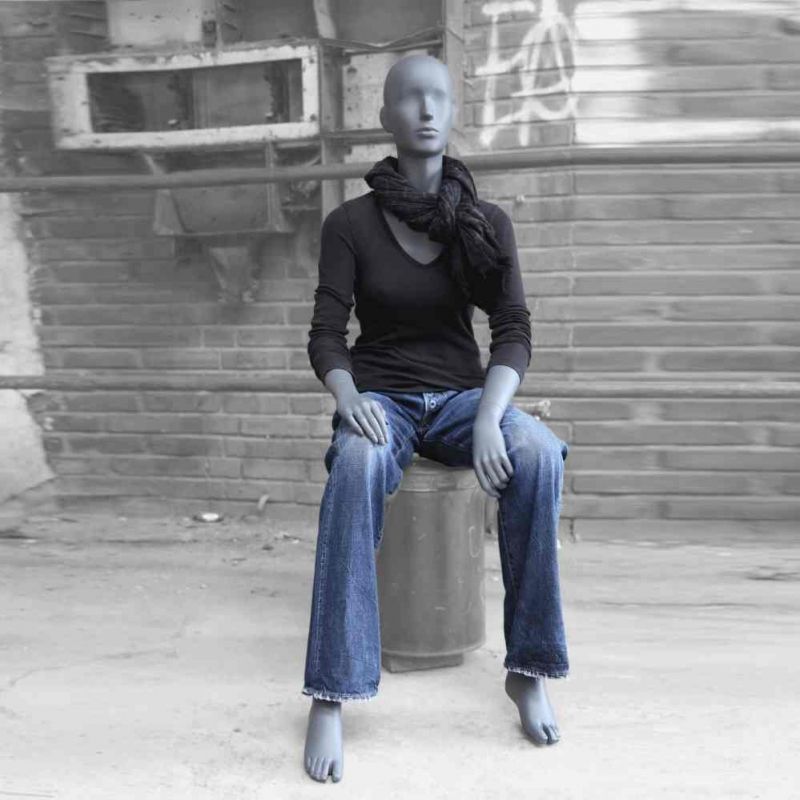 Image 1 : Manichino donna seduto con testa ...