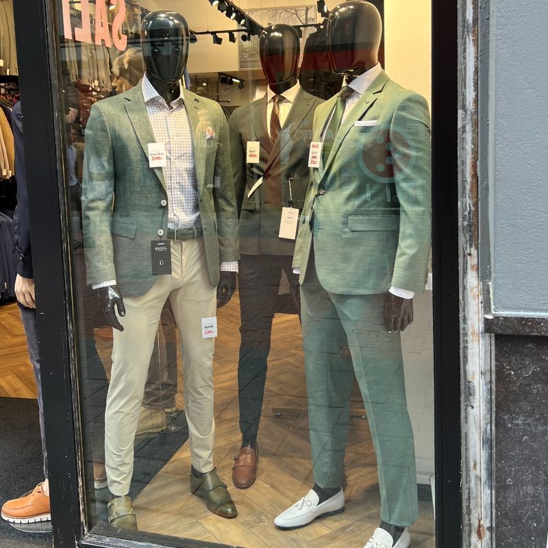 Image 6 : Maniquí con cabeza de color ...